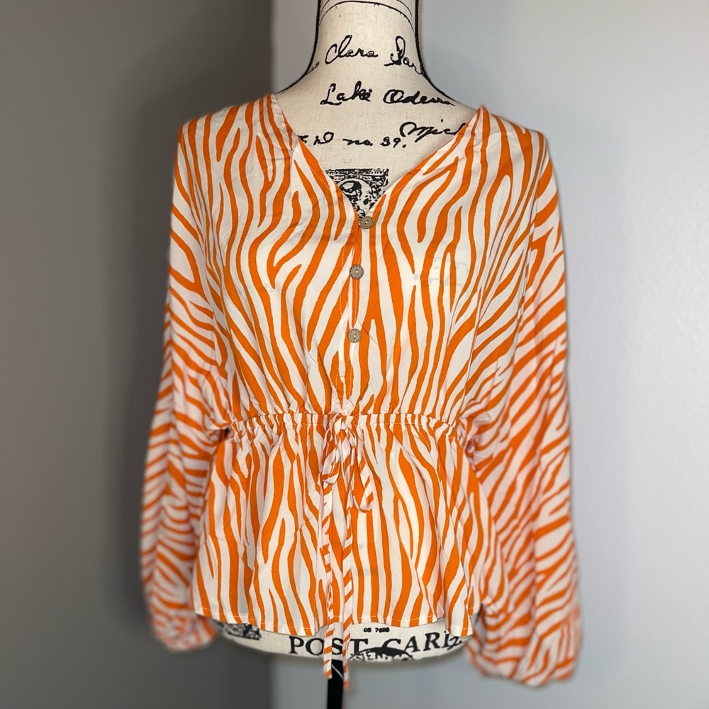 NEW- ONLY ONE LEFT! - Orange and White zebra print top - size Medium lightweight - Picture 4 of 10